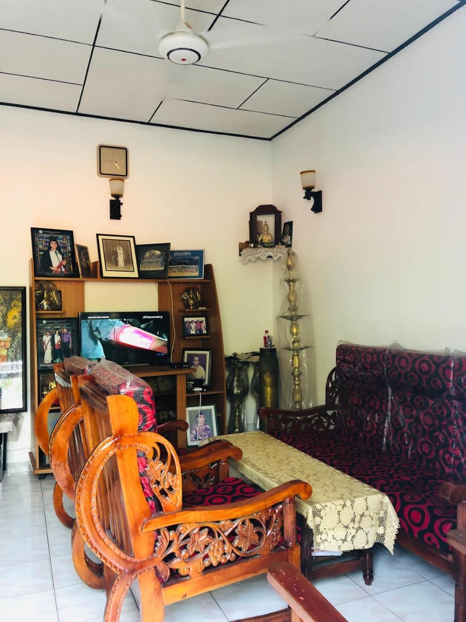 Hikkaduwa Backyard Beach Homestay Galle Eksteriør billede