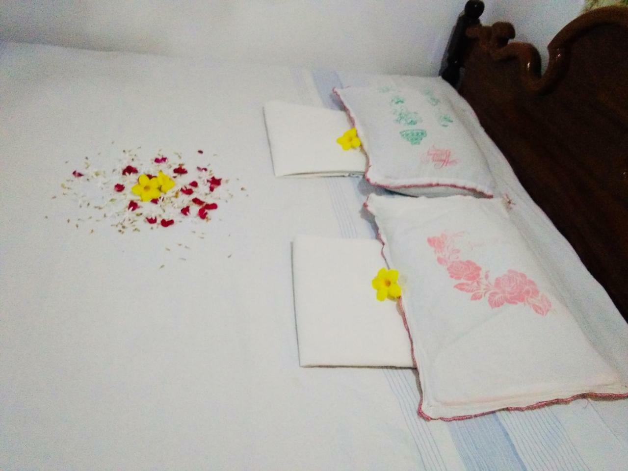 Hikkaduwa Backyard Beach Homestay Galle Eksteriør billede