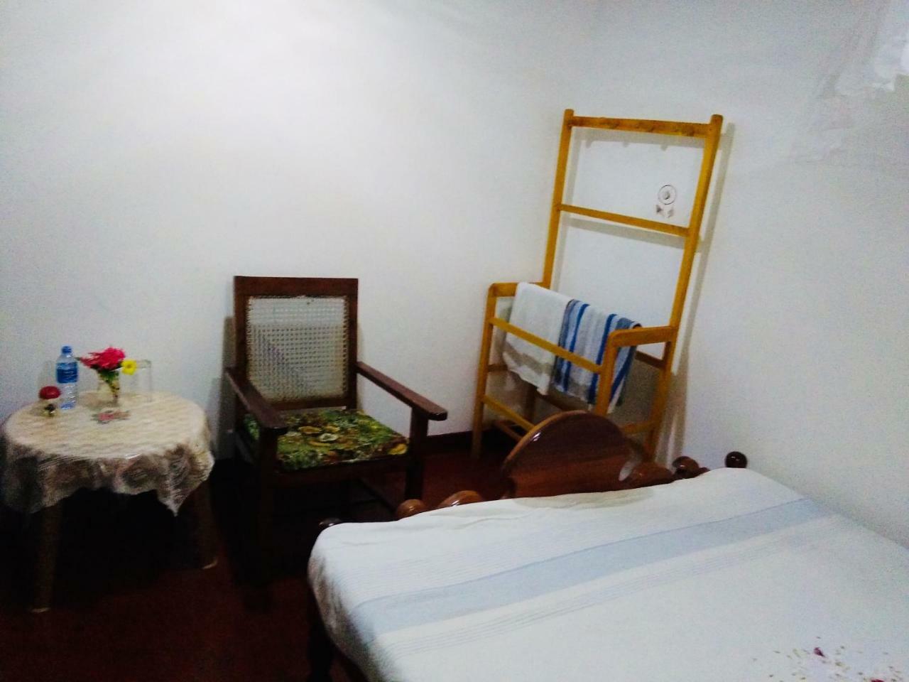Hikkaduwa Backyard Beach Homestay Galle Eksteriør billede