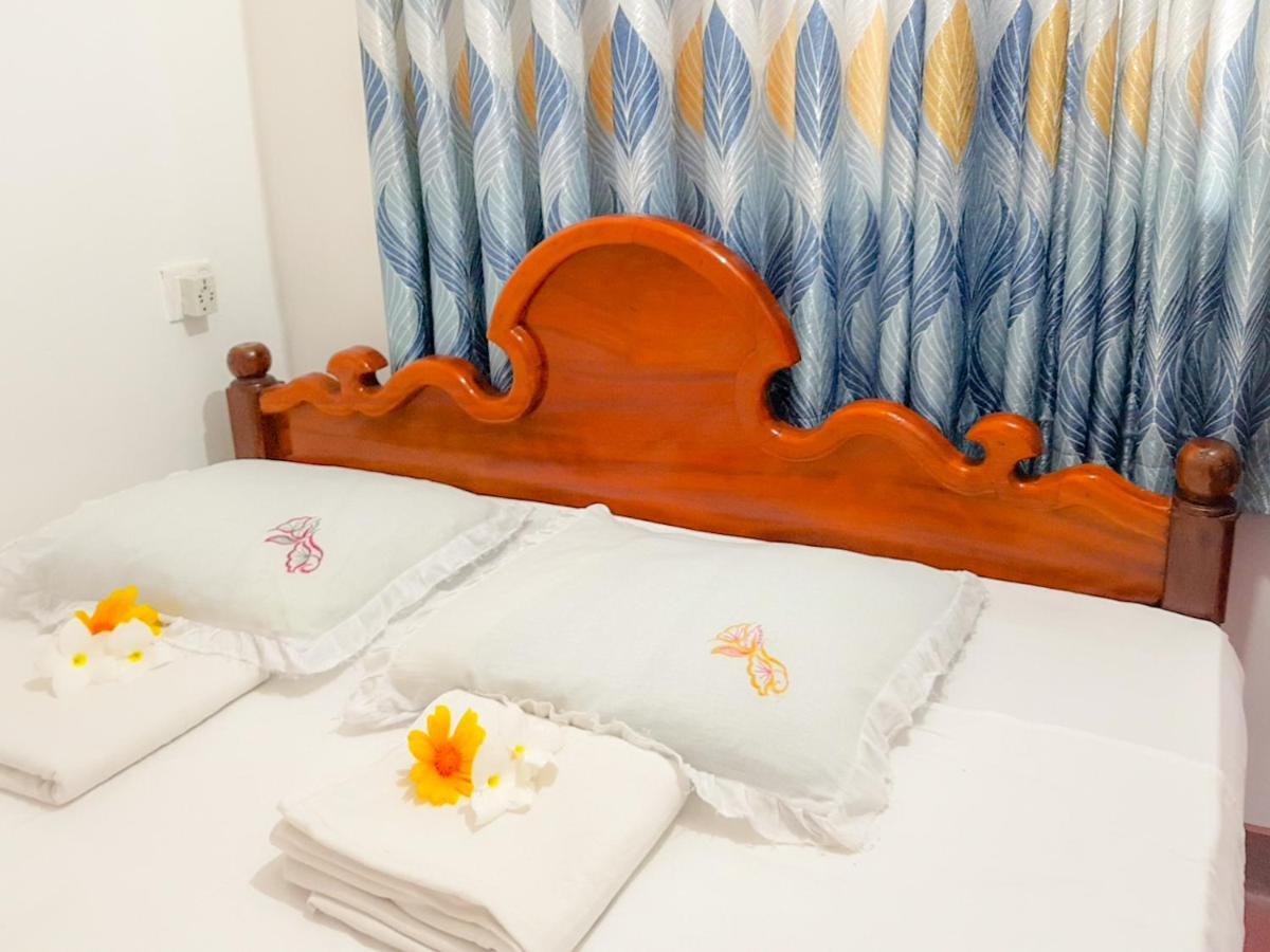 Hikkaduwa Backyard Beach Homestay Galle Eksteriør billede